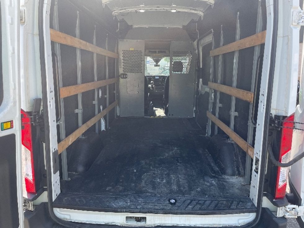 Cargo Van (Panel Van)-Light and Medium Duty Trucks-Ford-2020-Transit 250-Jacksonville-FL-126,406\n\t\tmiles-$ 29,000 - Image 7