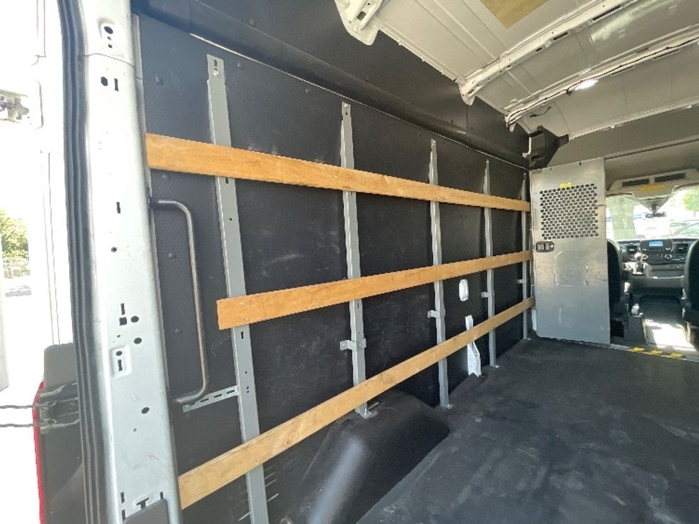 Cargo Van (Panel Van)-Light and Medium Duty Trucks-Ford-2020-Transit 250-Jacksonville-FL-126,406\n\t\tmiles-$ 29,000 - Image 9