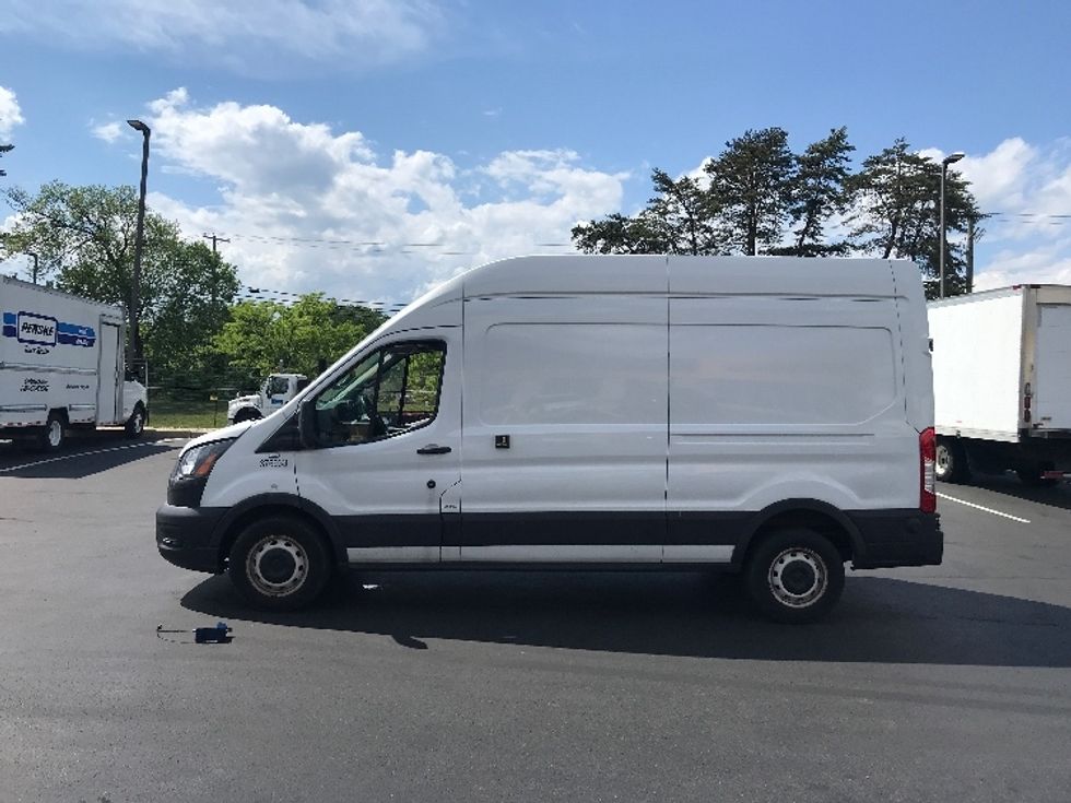 Cargo Van (Panel Van)-Light and Medium Duty Trucks-Ford-2020-Transit 250-Jessup-MD-79,503\n\t\tmiles-$ 33,500 - Image 4