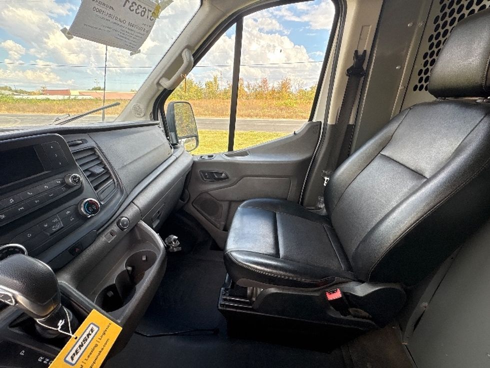 Cargo Van (Panel Van)-Light and Medium Duty Trucks-Ford-2020-Transit 250-Kalamazoo-MI-108,651\n\t\tmiles-$ 29,500 - Image 19