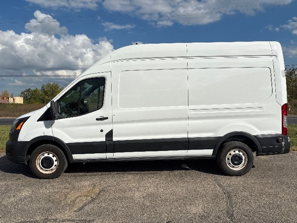Cargo Van (Panel Van)-Light and Medium Duty Trucks-Ford-2020-Transit 250-Kalamazoo-MI-108,651\n\t\tmiles-$ 29,500 - Image 4