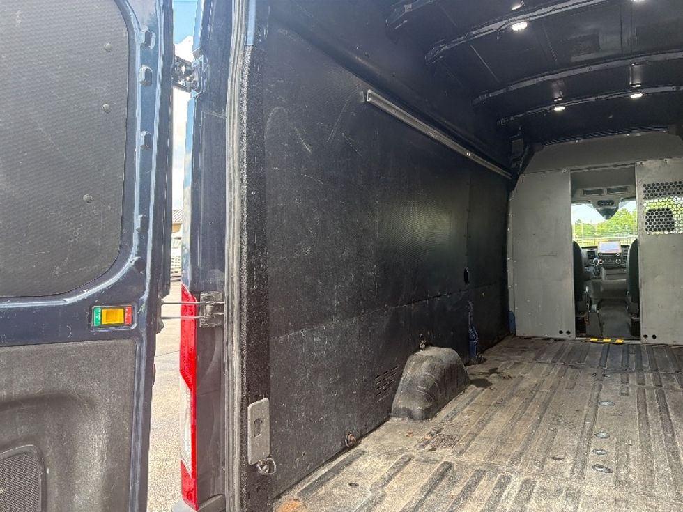 Cargo Van (Panel Van)-Light and Medium Duty Trucks-Ford-2020-Transit 250-La Porte-IN-107,042\n\t\tmiles-$ 29,250 - Image 10