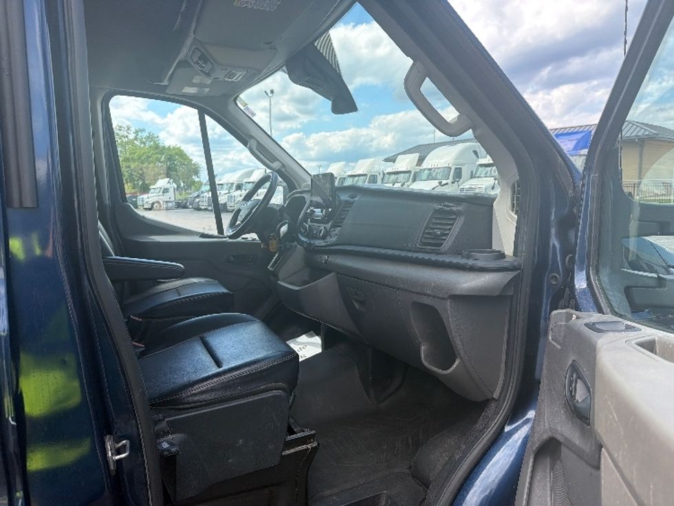 Cargo Van (Panel Van)-Light and Medium Duty Trucks-Ford-2020-Transit 250-La Porte-IN-107,042\n\t\tmiles-$ 29,250 - Image 19