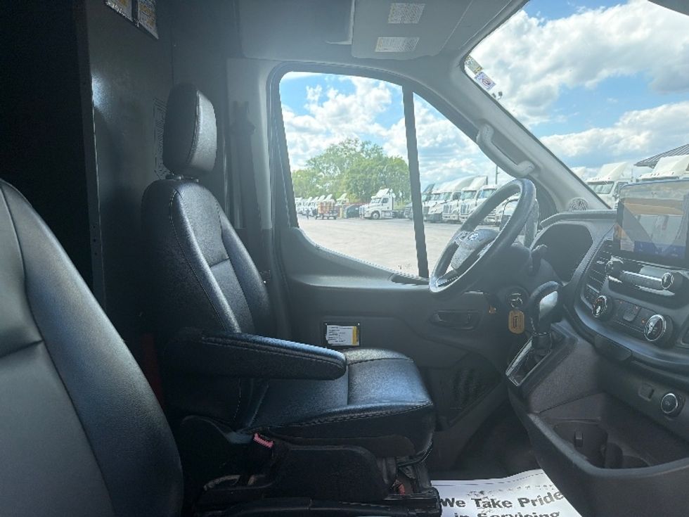 Cargo Van (Panel Van)-Light and Medium Duty Trucks-Ford-2020-Transit 250-La Porte-IN-107,042\n\t\tmiles-$ 29,250 - Image 21