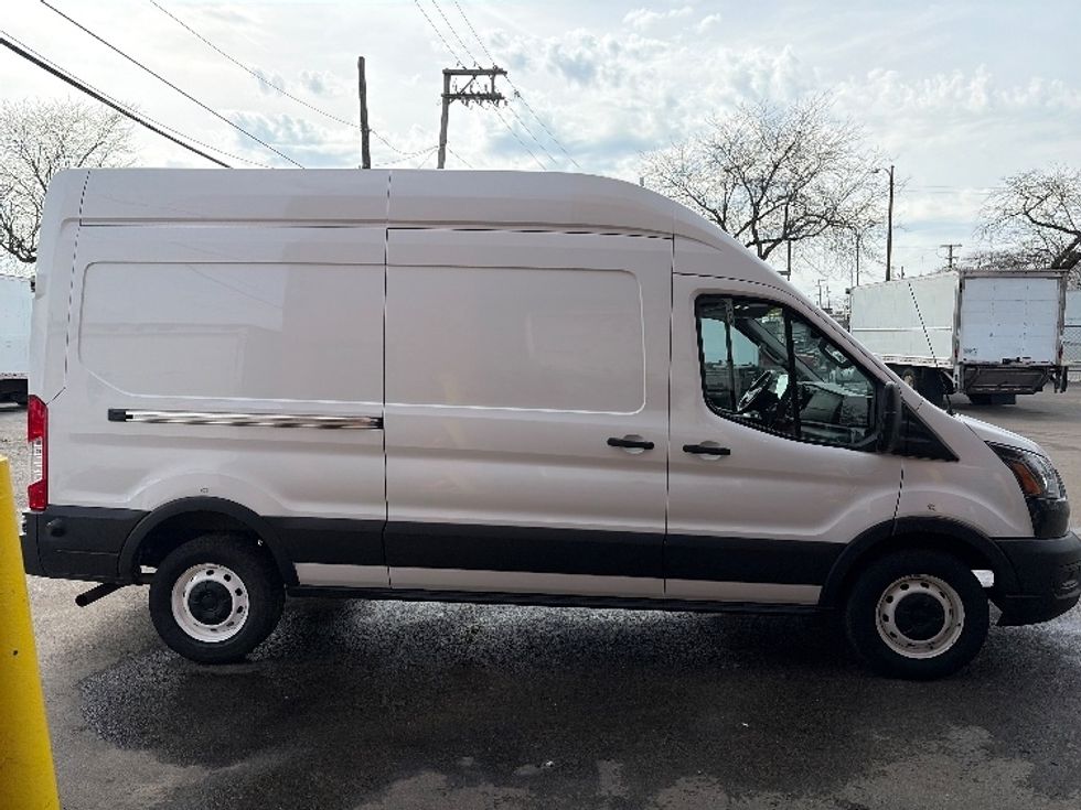 Cargo Van (Panel Van)-Light and Medium Duty Trucks-Ford-2020-Transit 250-La Porte-IN-60,558\n\t\tmiles-$ 34,750 - Image 15