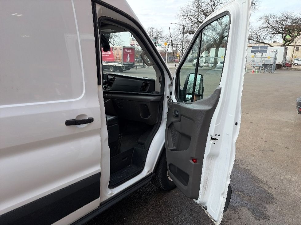 Cargo Van (Panel Van)-Light and Medium Duty Trucks-Ford-2020-Transit 250-La Porte-IN-60,558\n\t\tmiles-$ 34,750 - Image 16