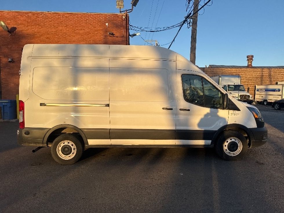 Cargo Van (Panel Van)-Light and Medium Duty Trucks-Ford-2020-Transit 250-La Porte-IN-67,946\n\t\tmiles-$ 33,250 - Image 15