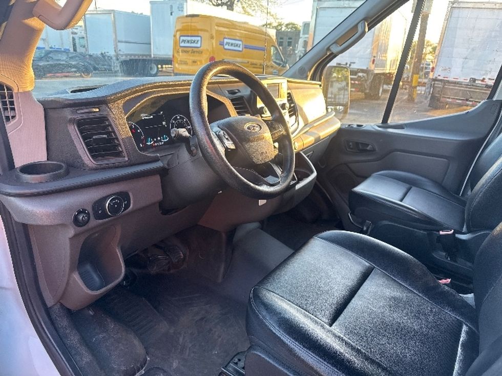Cargo Van (Panel Van)-Light and Medium Duty Trucks-Ford-2020-Transit 250-La Porte-IN-67,946\n\t\tmiles-$ 33,250 - Image 17