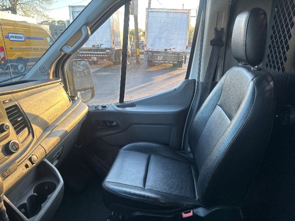 Cargo Van (Panel Van)-Light and Medium Duty Trucks-Ford-2020-Transit 250-La Porte-IN-67,946\n\t\tmiles-$ 33,250 - Image 19