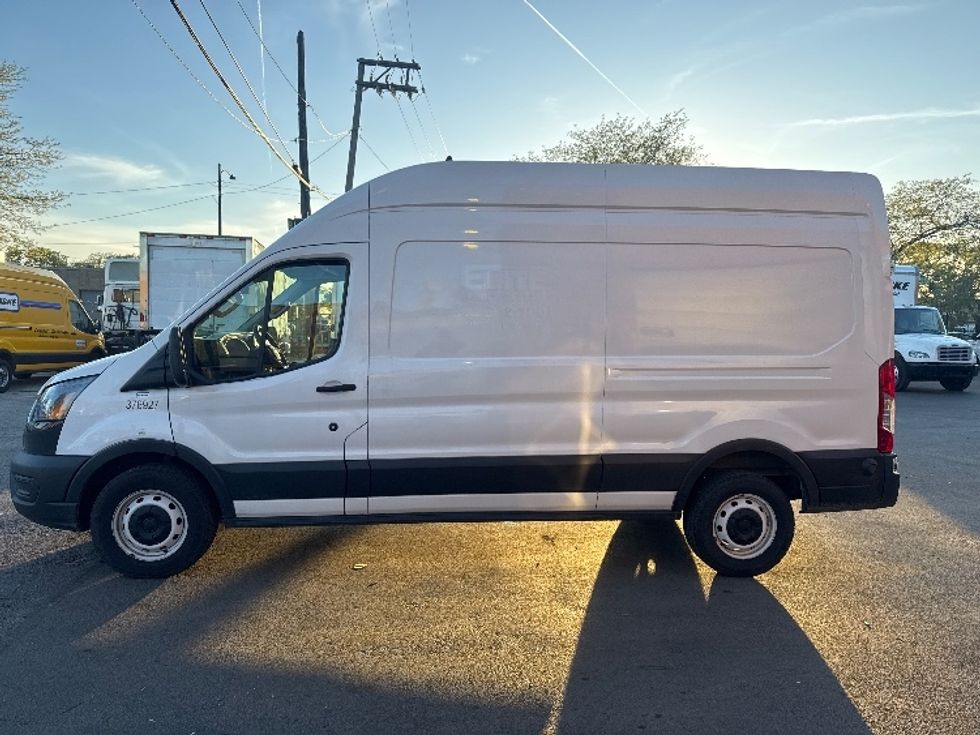 Cargo Van (Panel Van)-Light and Medium Duty Trucks-Ford-2020-Transit 250-La Porte-IN-67,946\n\t\tmiles-$ 33,250 - Image 4