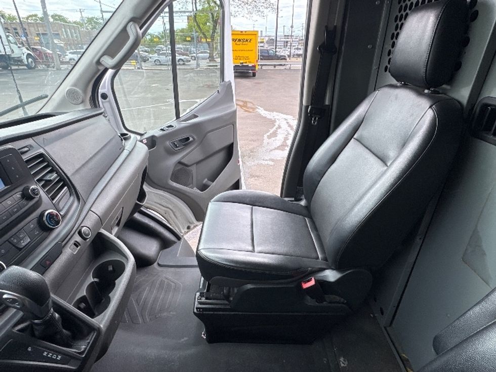 Cargo Van (Panel Van)-Light and Medium Duty Trucks-Ford-2020-Transit 250-La Porte-IN-73,329\n\t\tmiles-$ 32,750 - Image 19