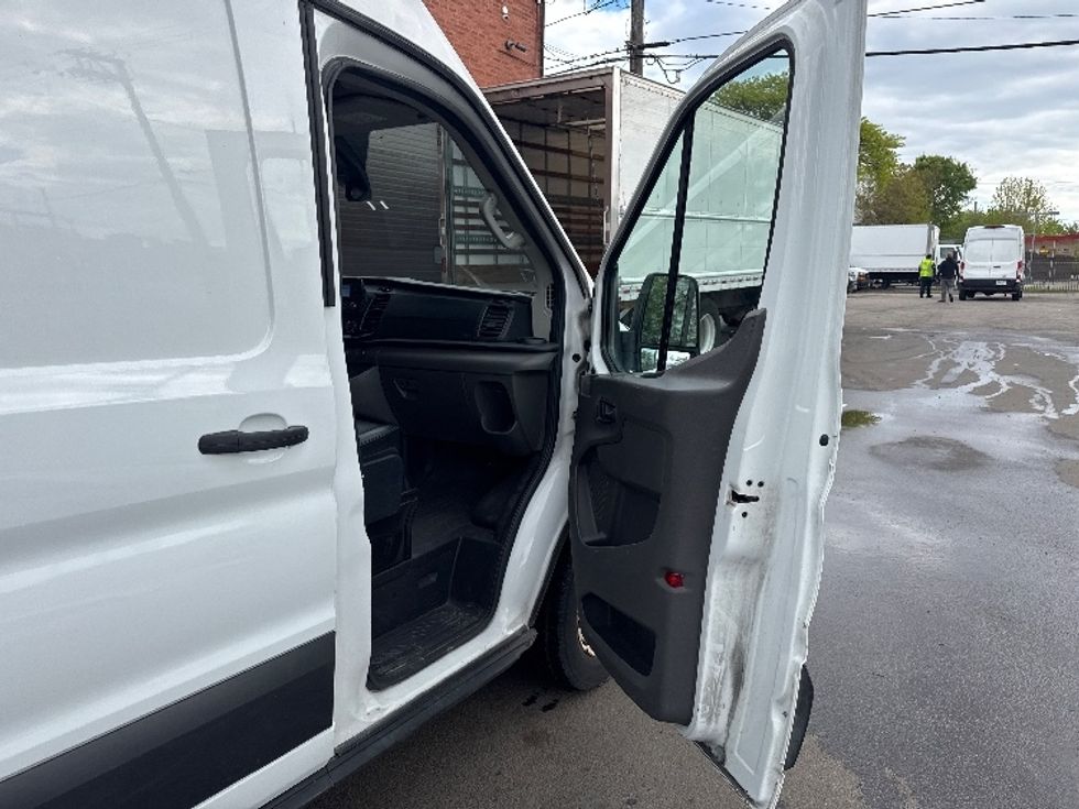 Cargo Van (Panel Van)-Light and Medium Duty Trucks-Ford-2020-Transit 250-La Porte-IN-73,329\n\t\tmiles-$ 32,750 - Image 20