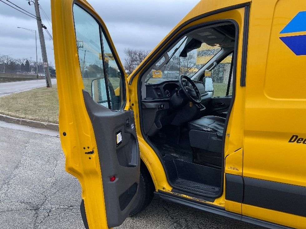 Cargo Van (Panel Van)-Light and Medium Duty Trucks-Ford-2020-Transit 250-La Porte-IN-95,799\n\t\tmiles-$ 26,250 - Image 13