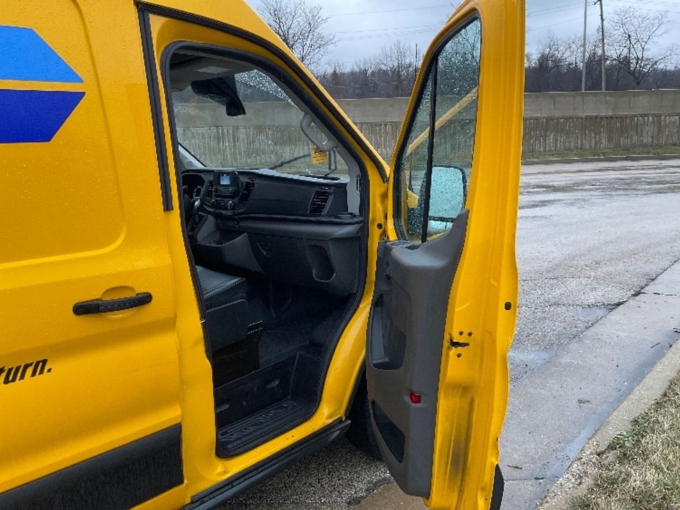Cargo Van (Panel Van)-Light and Medium Duty Trucks-Ford-2020-Transit 250-La Porte-IN-95,799\n\t\tmiles-$ 26,250 - Image 17