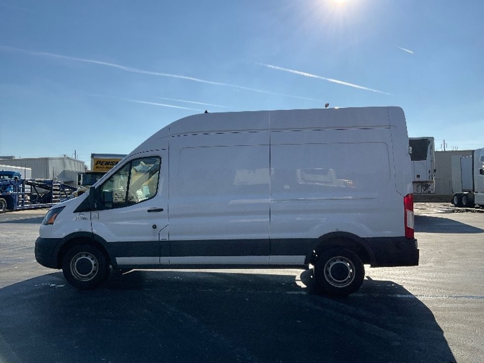Cargo Van (Panel Van)-Light and Medium Duty Trucks-Ford-2020-Transit 250-Lancaster-PA-123,450\n\t\tmiles-$ 28,500 - Image 4