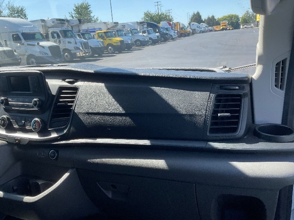 2020 Ford Transit photo 17