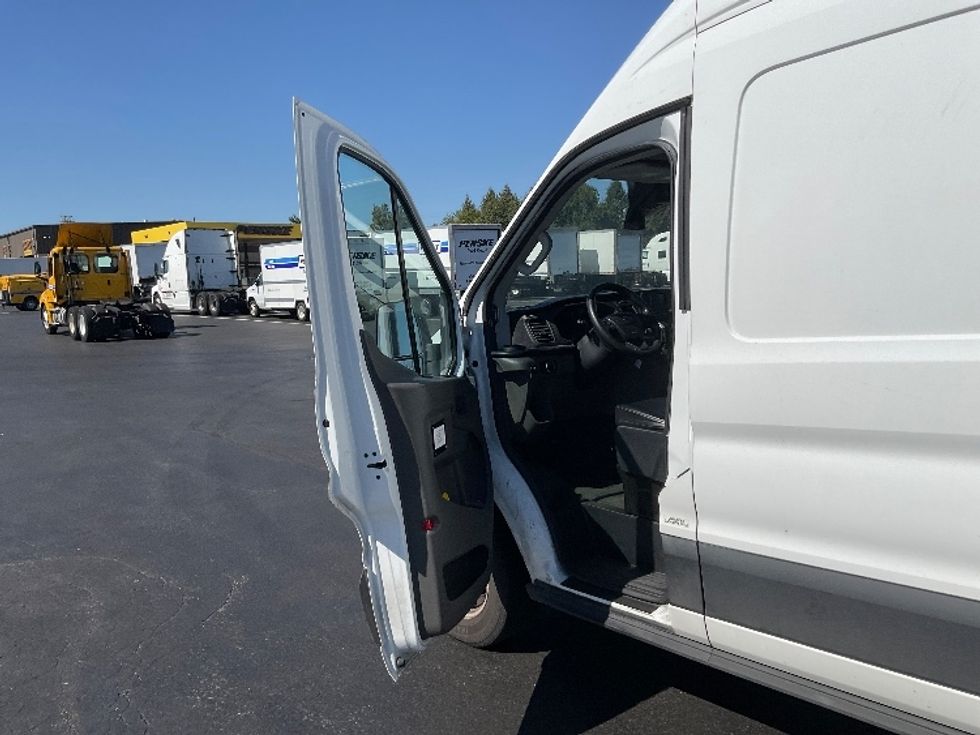 2020 Ford Transit Cargo Van photo 14