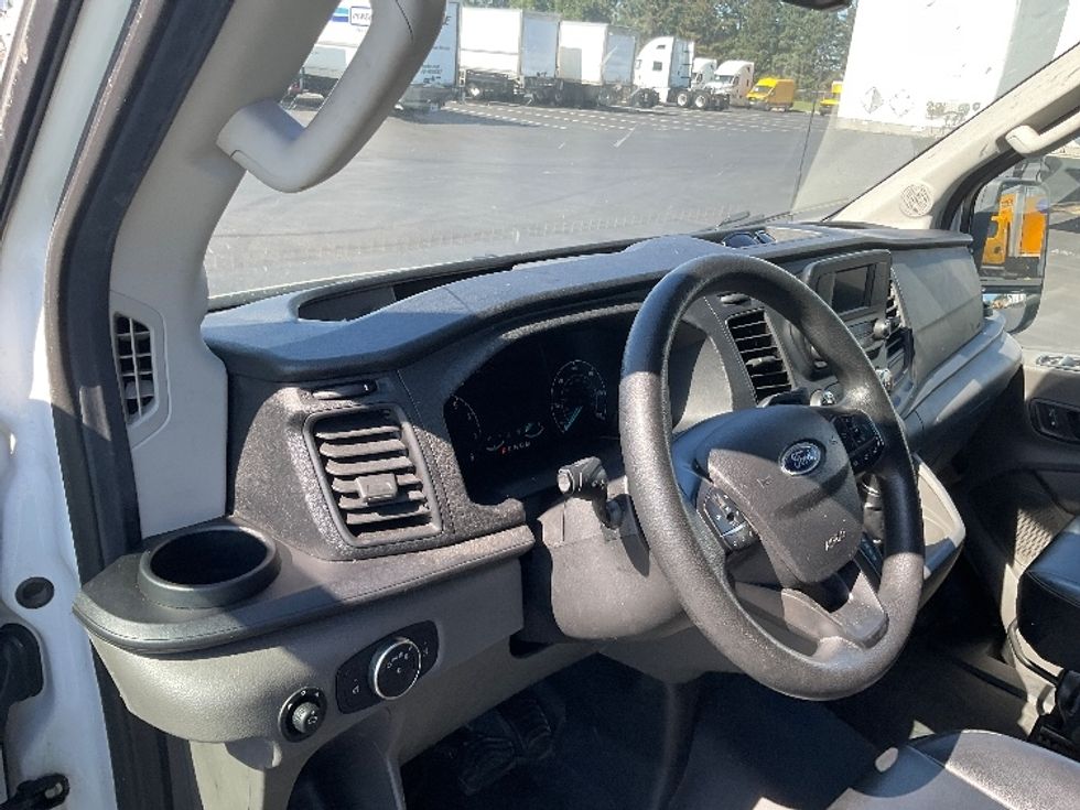 2020 Ford Transit Cargo Van photo 15