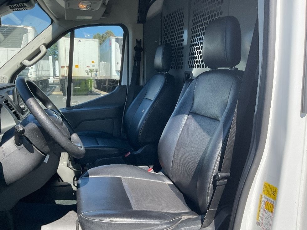 2020 Ford Transit Cargo Van photo 17