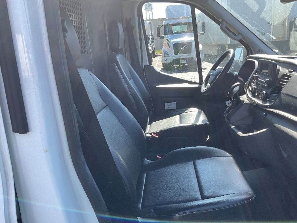 2020 Ford Transit Cargo Van photo 20