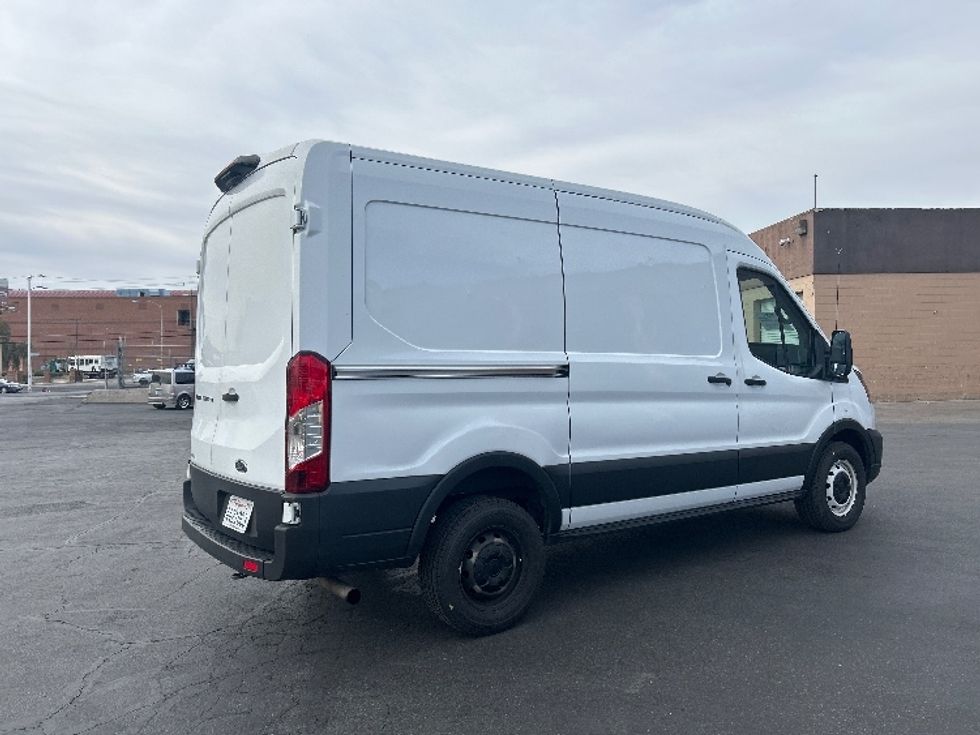 Cargo Van (Panel Van)-Light and Medium Duty Trucks-Ford-2020-Transit 250-Las Vegas-NV-177,370\n\t\tmiles-$ 21,000 - Image 12