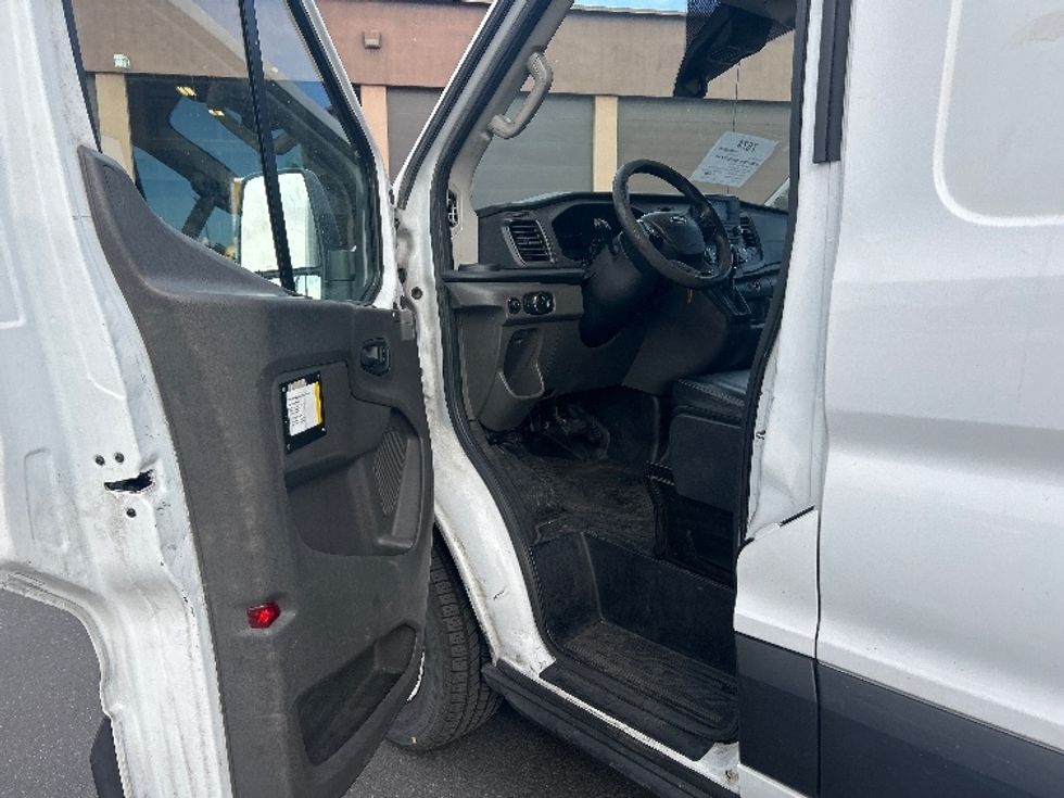 Cargo Van (Panel Van)-Light and Medium Duty Trucks-Ford-2020-Transit 250-Las Vegas-NV-177,370\n\t\tmiles-$ 21,000 - Image 15