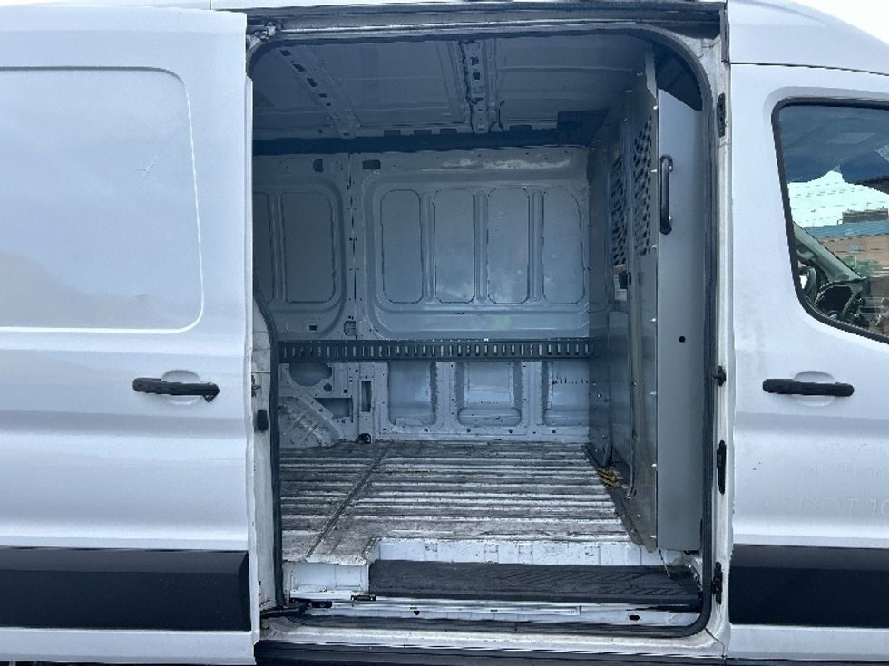 Cargo Van (Panel Van)-Light and Medium Duty Trucks-Ford-2020-Transit 250-Las Vegas-NV-177,370\n\t\tmiles-$ 21,000 - Image 24