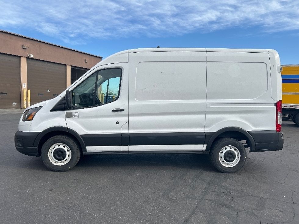 Cargo Van (Panel Van)-Light and Medium Duty Trucks-Ford-2020-Transit 250-Las Vegas-NV-177,370\n\t\tmiles-$ 21,000 - Image 4