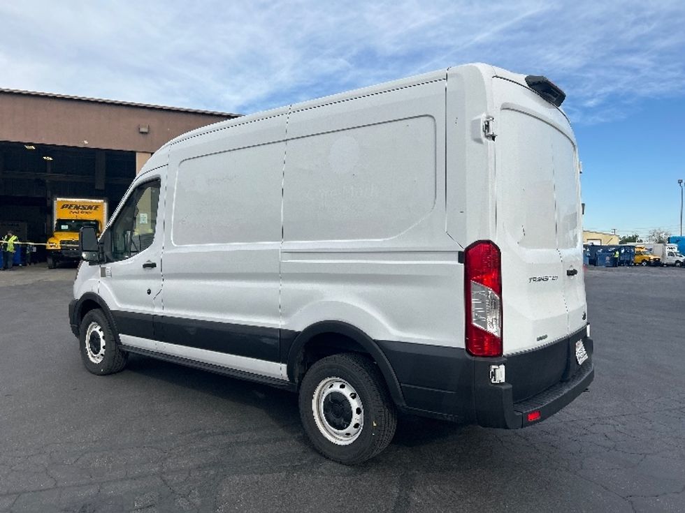 Cargo Van (Panel Van)-Light and Medium Duty Trucks-Ford-2020-Transit 250-Las Vegas-NV-177,370\n\t\tmiles-$ 21,000 - Image 6