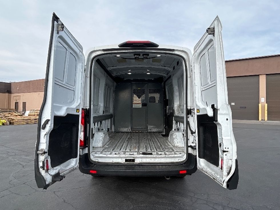 Cargo Van (Panel Van)-Light and Medium Duty Trucks-Ford-2020-Transit 250-Las Vegas-NV-177,370\n\t\tmiles-$ 21,000 - Image 8