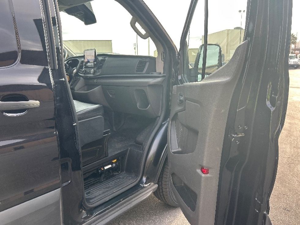 Cargo Van (Panel Van)-Light and Medium Duty Trucks-Ford-2020-Transit 250-Las Vegas-NV-45,141\n\t\tmiles-$ 28,500 - Image 19