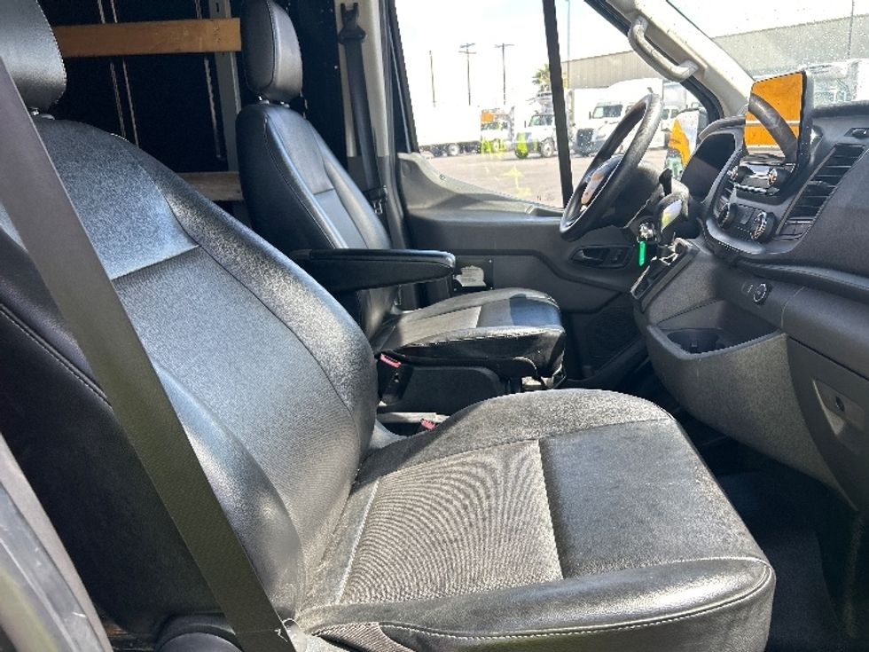 Cargo Van (Panel Van)-Light and Medium Duty Trucks-Ford-2020-Transit 250-Las Vegas-NV-52,602\n\t\tmiles-$ 31,750 - Image 21