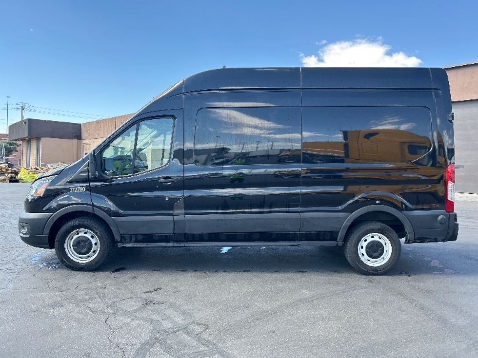 Cargo Van (Panel Van)-Light and Medium Duty Trucks-Ford-2020-Transit 250-Las Vegas-NV-52,602\n\t\tmiles-$ 31,750 - Image 4