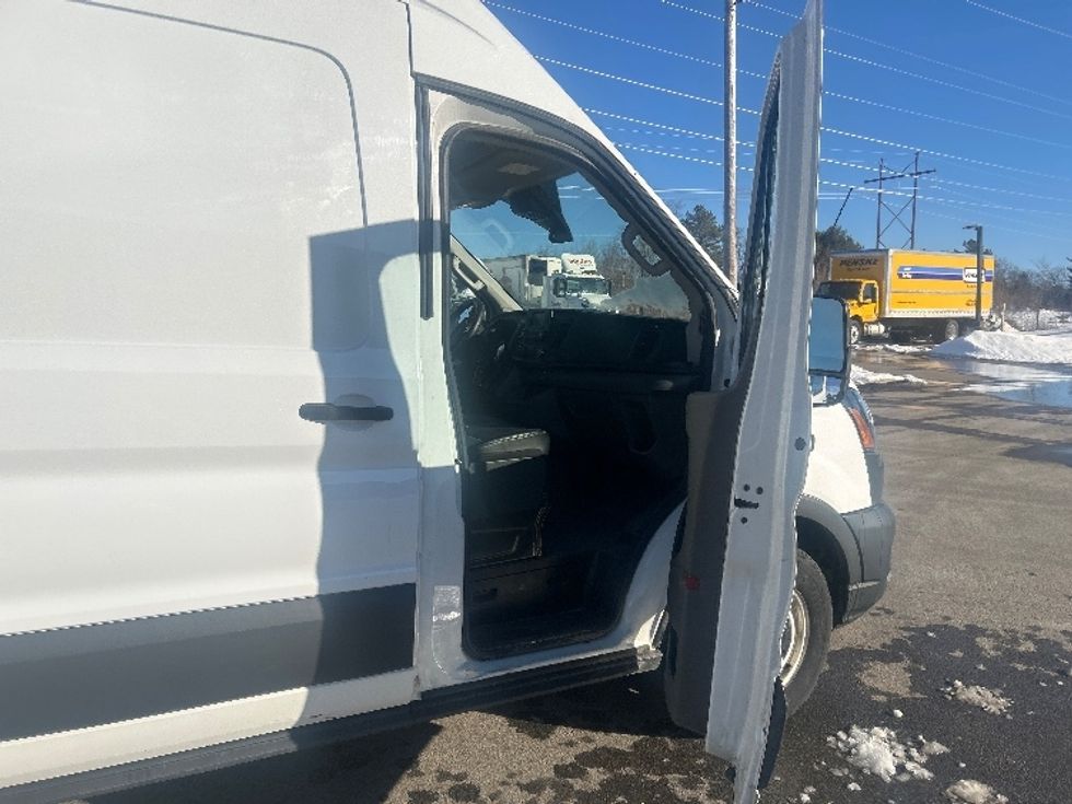 Cargo Van (Panel Van)-Light and Medium Duty Trucks-Ford-2020-Transit 250-Londonderry-NH-167,973\n\t\tmiles-$ 22,250 - Image 20