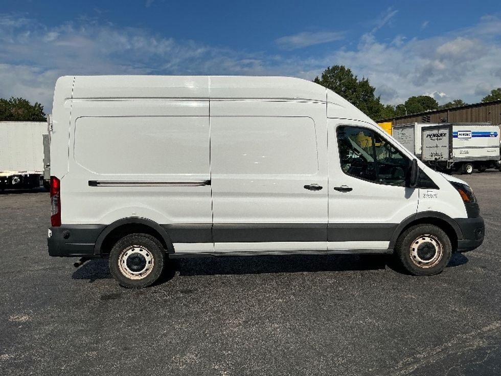 Cargo Van (Panel Van)-Light and Medium Duty Trucks-Ford-2020-Transit 250-Mebane-NC-123,413\n\t\tmiles-$ 27,500 - Image 14