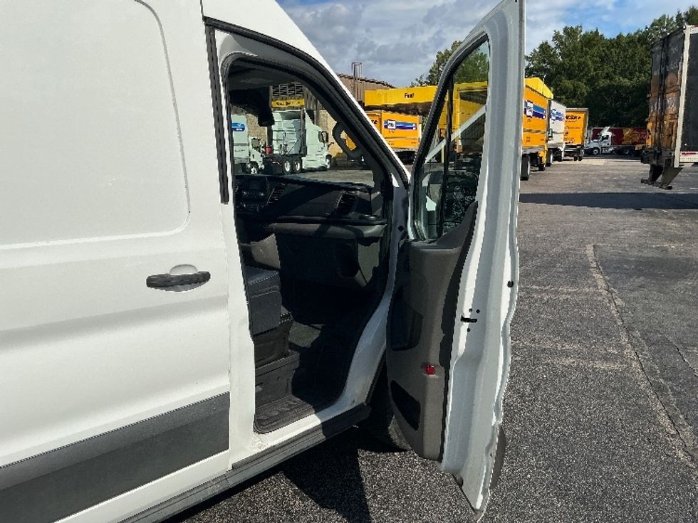 Cargo Van (Panel Van)-Light and Medium Duty Trucks-Ford-2020-Transit 250-Mebane-NC-123,413\n\t\tmiles-$ 27,500 - Image 19
