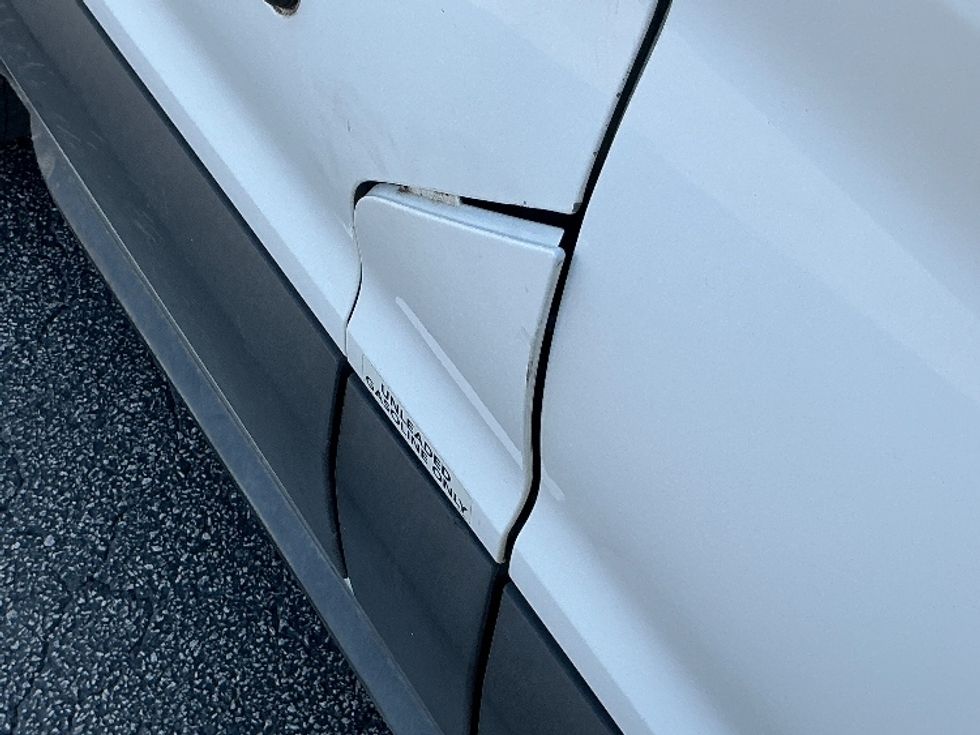 Cargo Van (Panel Van)-Light and Medium Duty Trucks-Ford-2020-Transit 250-Mebane-NC-123,413\n\t\tmiles-$ 27,500 - Image 26