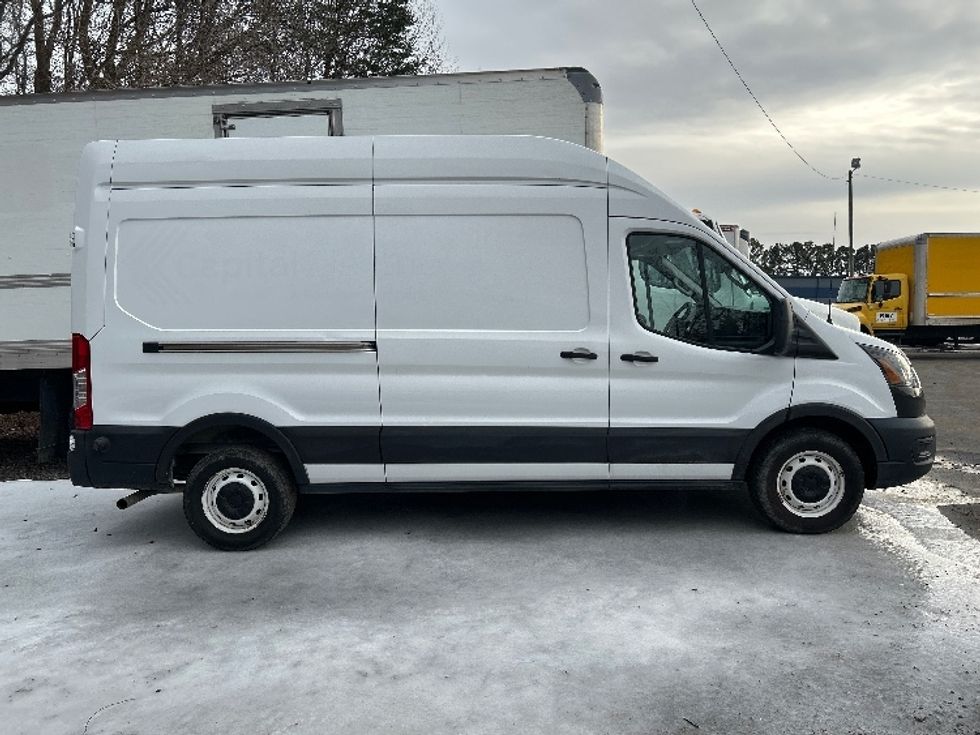 Cargo Van (Panel Van)-Light and Medium Duty Trucks-Ford-2020-Transit 250-Mebane-NC-152,209\n\t\tmiles-$ 25,500 - Image 15
