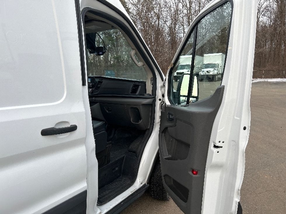 Cargo Van (Panel Van)-Light and Medium Duty Trucks-Ford-2020-Transit 250-Mebane-NC-152,209\n\t\tmiles-$ 25,500 - Image 20
