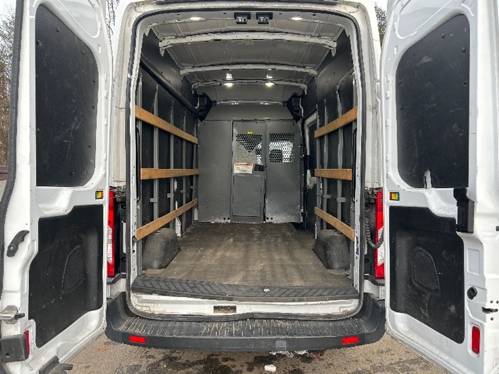 Cargo Van (Panel Van)-Light and Medium Duty Trucks-Ford-2020-Transit 250-Mebane-NC-152,209\n\t\tmiles-$ 25,500 - Image 8