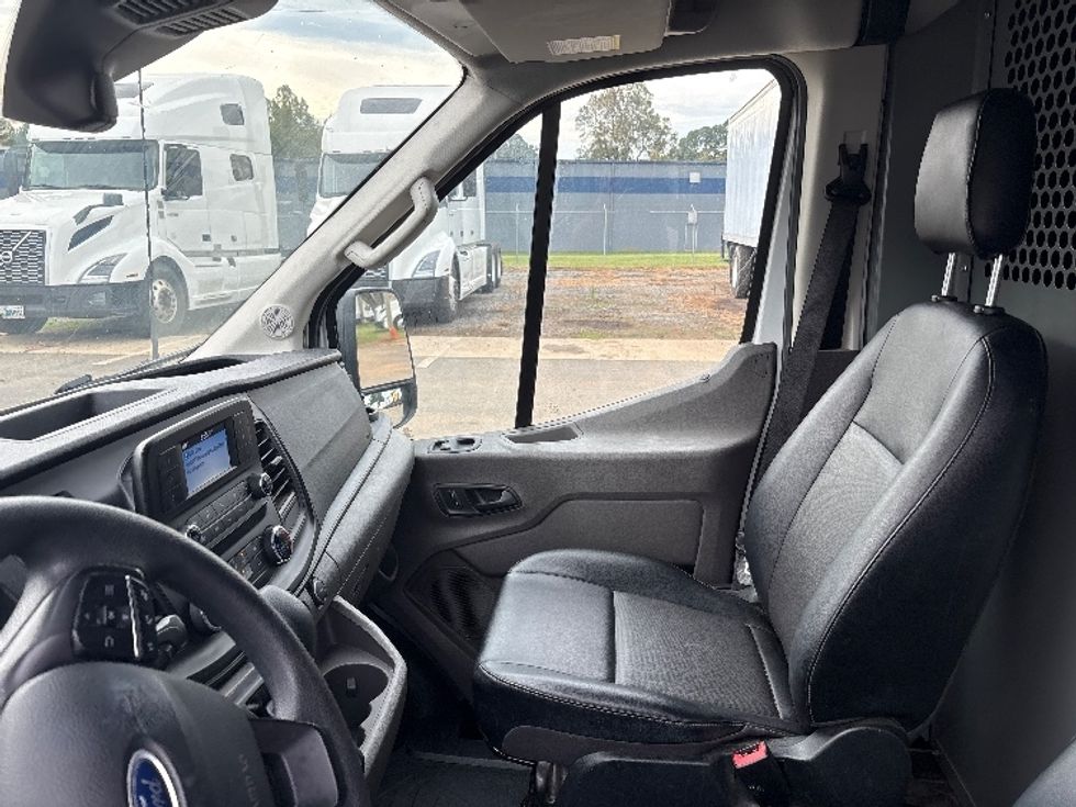 2020 Ford Transit photo 13