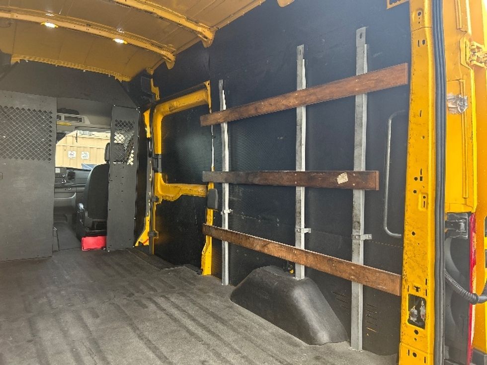 Cargo Van (Panel Van)-Light and Medium Duty Trucks-Ford-2020-Transit 250-Medley-FL-141,740\n\t\tmiles-$ 23,250 - Image 10