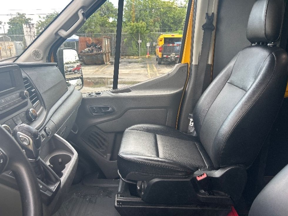 Cargo Van (Panel Van)-Light and Medium Duty Trucks-Ford-2020-Transit 250-Medley-FL-141,740\n\t\tmiles-$ 23,250 - Image 16