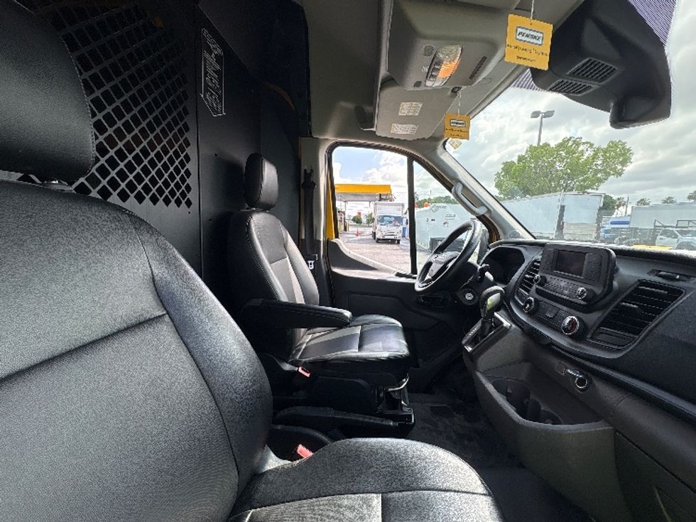 Cargo Van (Panel Van)-Light and Medium Duty Trucks-Ford-2020-Transit 250-Medley-FL-64,111\n\t\tmiles-$ 30,500 - Image 18