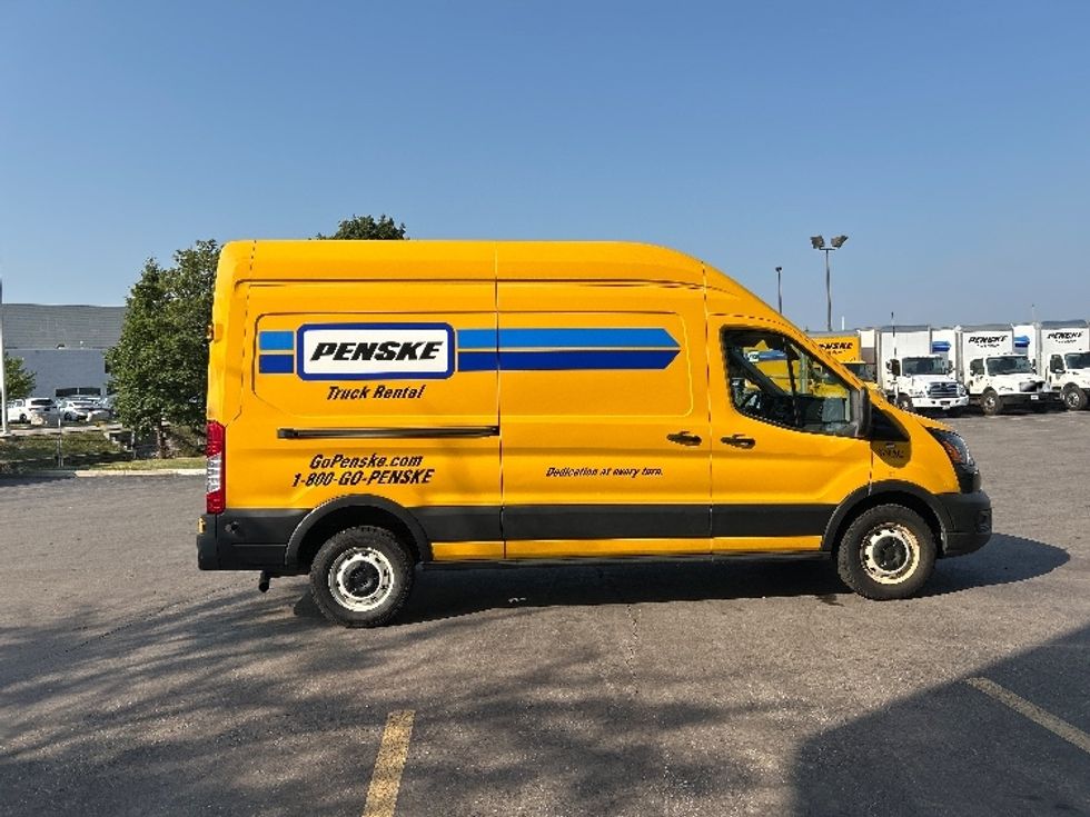 Cargo Van (Panel Van)-Light and Medium Duty Trucks-Ford-2020-Transit 250-Mississauga-ON-106,175\n\t\tkm-$ 37,750 - Image 12