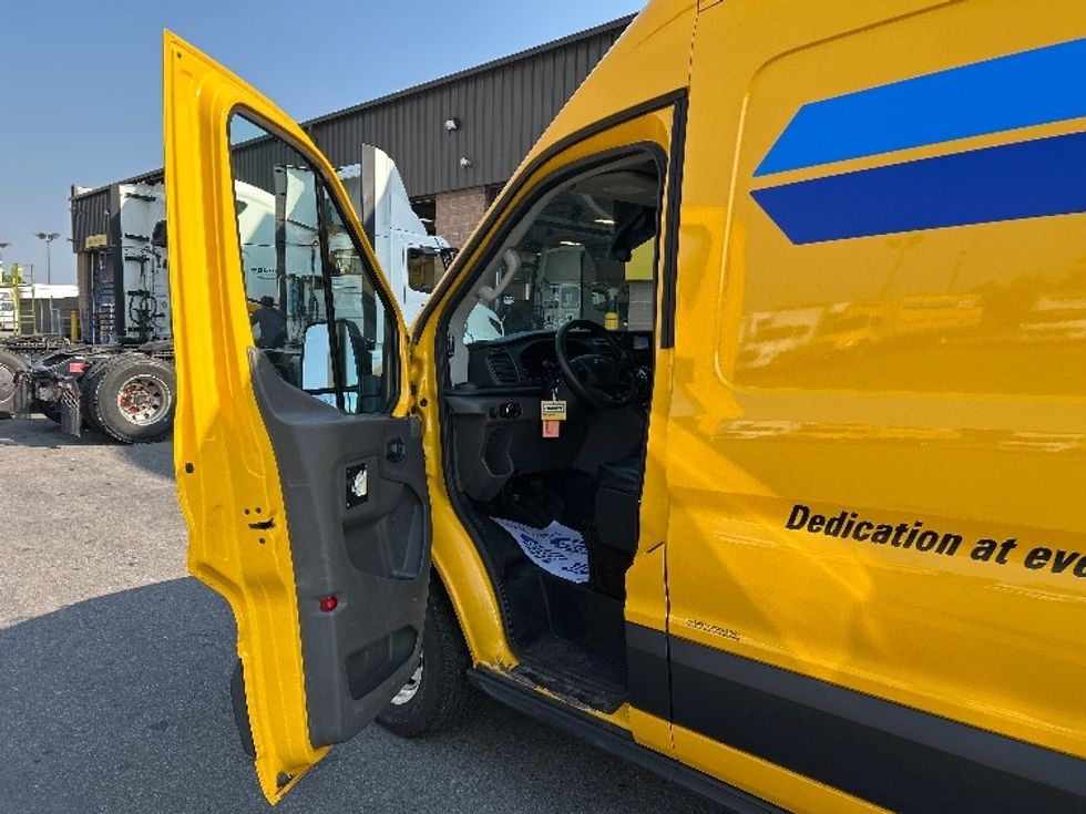 Cargo Van (Panel Van)-Light and Medium Duty Trucks-Ford-2020-Transit 250-Mississauga-ON-106,175\n\t\tkm-$ 37,750 - Image 13