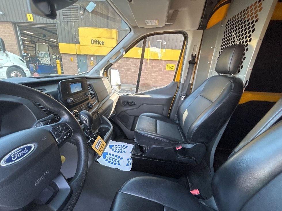 Cargo Van (Panel Van)-Light and Medium Duty Trucks-Ford-2020-Transit 250-Mississauga-ON-106,175\n\t\tkm-$ 37,750 - Image 16
