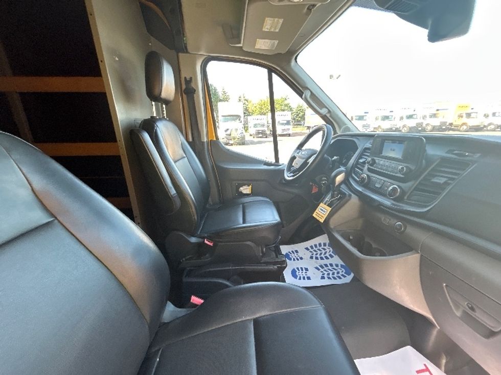 Cargo Van (Panel Van)-Light and Medium Duty Trucks-Ford-2020-Transit 250-Mississauga-ON-106,175\n\t\tkm-$ 37,750 - Image 19