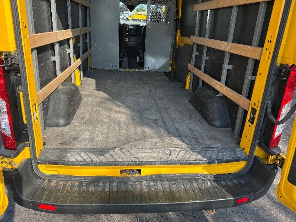 Cargo Van (Panel Van)-Light and Medium Duty Trucks-Ford-2020-Transit 250-Mississauga-ON-106,175\n\t\tkm-$ 37,750 - Image 8