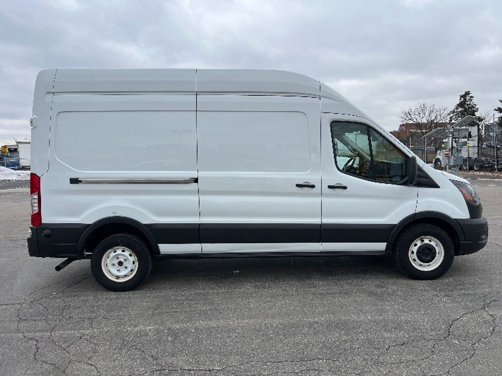 Cargo Van (Panel Van)-Light and Medium Duty Trucks-Ford-2020-Transit 250-Mississauga-ON-128,251\n\t\tkm-$ 40,750 - Image 11